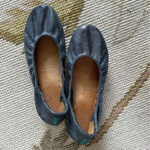 Tieks size 6 flats